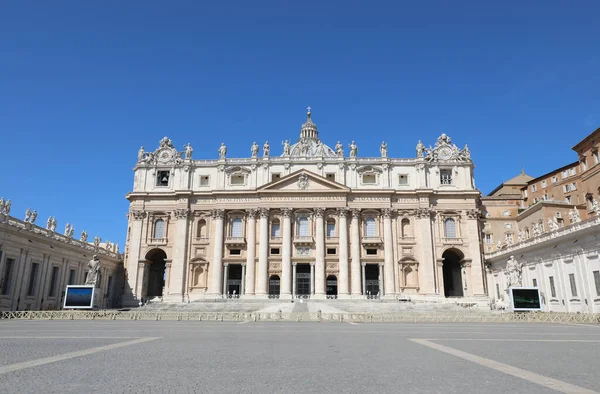 Der Petersdom Der Vatikanstadt Ohne Menschen Während Der Wirtschaftskrise Durch — Stockfoto