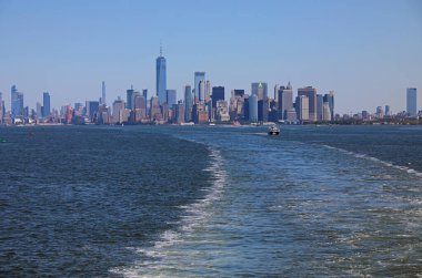 Okyanustaki gemiden ve Manhattan 'ın inanılmaz gökdelenlerinden sonra.