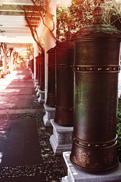 Buddhist Park, open space, many statues and beautiful places on the island of Sanya. — Stock Photo, Image