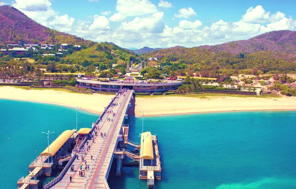 Budist Park, açık alan, birçok heykel ve güzel yerleri Sanya Island üzerinde.