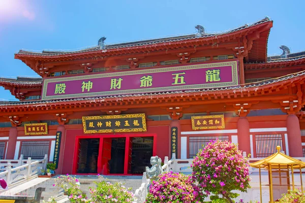 Budist Park, açık alan, birçok heykel ve güzel yerleri Sanya Island üzerinde.