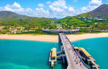 Budist Park, açık alan, birçok heykel ve güzel yerleri Sanya Island üzerinde.