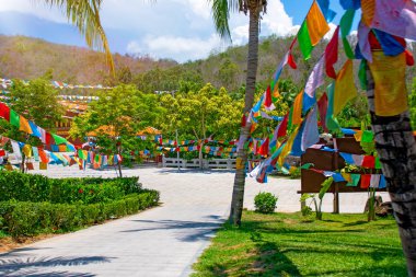 Budist Park, açık alan, birçok heykel ve güzel yerleri Sanya Island üzerinde.