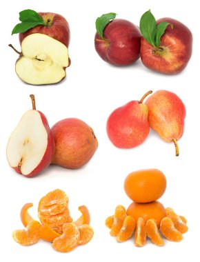 bir sürü beyaz bir arka plan üzerinde olgunlaşmış ve sulu meyve. Elma ve armut ve Mandarin birlikte. 