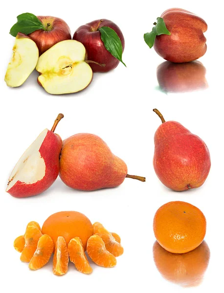 白地に熟したとジューシーなフルーツがたくさん。リンゴと梨と一緒にマンダリン. — ストック写真