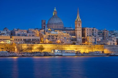 Valletta ve mavi saat