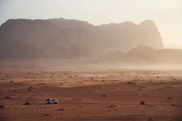Wadi Rum Dust and Mountains — Stock Photo, Image