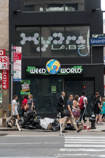 New York City Circa 2019 Weed World Cannabis Dispensary Mid — 图库照片