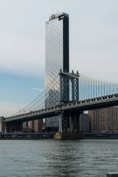 View Manhattan Bridge Spanning East River Day Time Exterior Towering — Stock Photo, Image