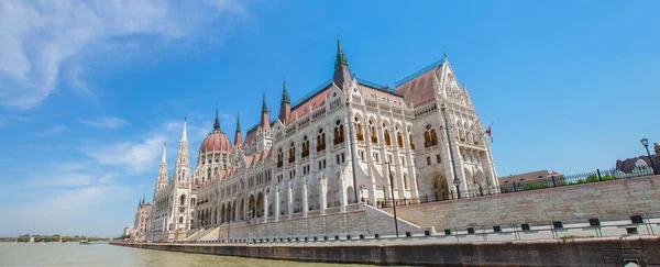 Parlamentsgebäude in Budapest — Stockfoto