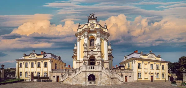 Igreja de São Jorge em Lviv na Ucrânia — Fotografia de Stock