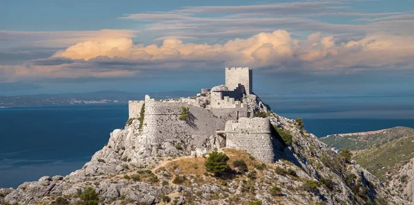 克罗地亚Omis的Starigrad要塞 — 图库照片