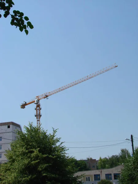 Grúa Construcción Construcción Contra Cielo Azul —  Fotos de Stock