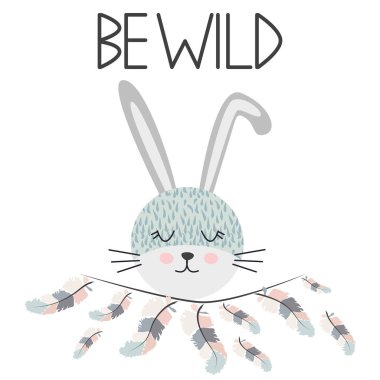 Tüylü sevimli tatlı küçük tavşan gülümseyen yüz. Yazı alıntısı Vahşi olun. Grafik tasarım.