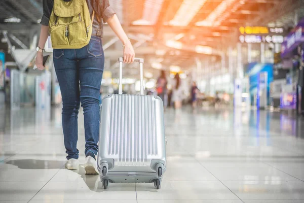 Schönheit Asiatische Frau Auf Reisen Und Mit Koffer Flughafen Menschen — Stockfoto