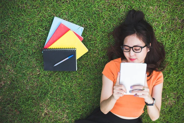 Happy Asian Woman Using Tablet Relaxing Park People Lifestyle Concept — Stock Photo, Image