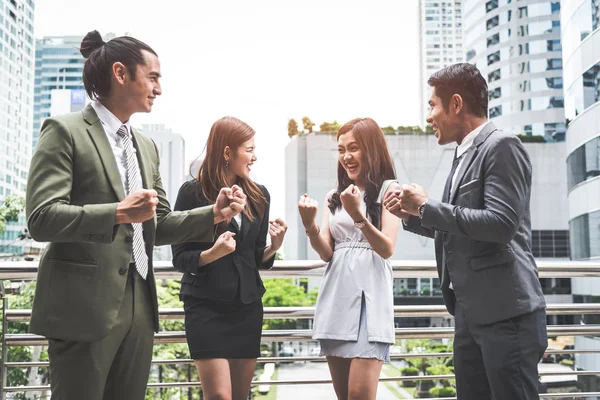 Portrait of successful group of business people at outdoor urban — Stock Photo, Image