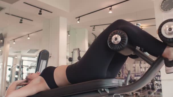 Beelden Van Mooie Aziatische Vrouw Training Gym — Stockvideo