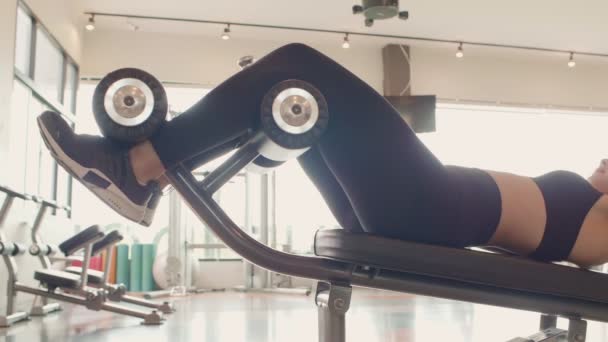 Material Archivo Hermosa Mujer Asiática Entrenamiento Gimnasio — Vídeos de Stock