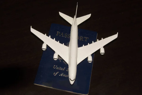 Aeronave Com Passaporte — Fotografia de Stock