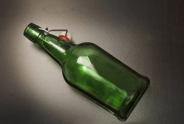 Grüne Flasche Für Verschiedene Getränke — Stockfoto