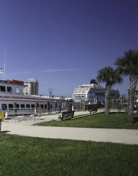 Моряк Солнца Покидает Мыс Канаверал Флорида — стоковое фото