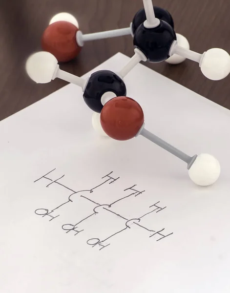 Modèle chimique et formule utilisés pour la démonstration, la recherche  . — Photo