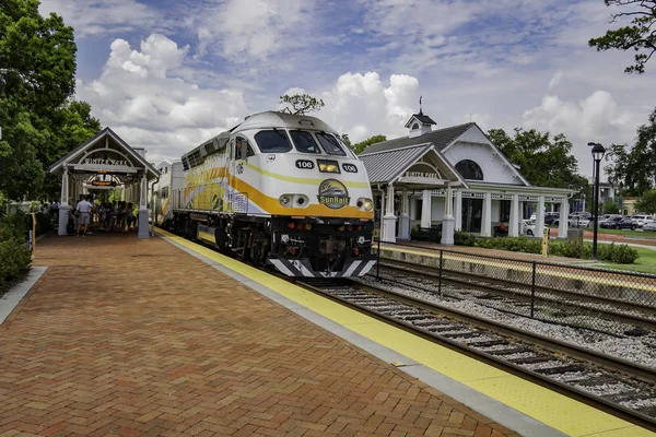 Servizio ferroviario pendolare per Winter Park, Florida. Stazione ferroviaria — Foto Stock