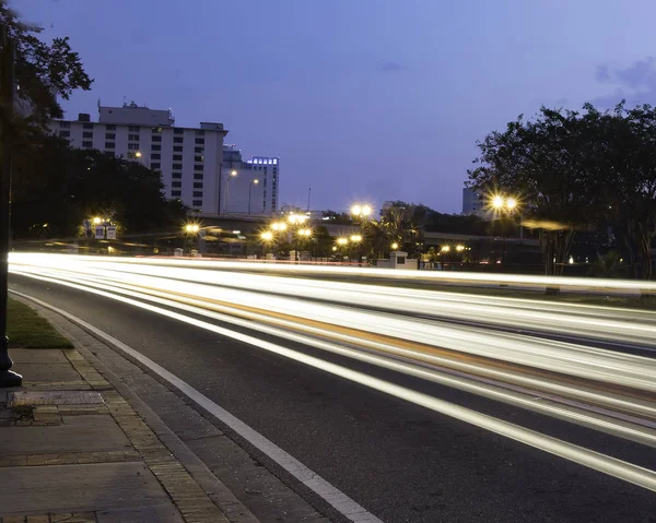 Frühmorgens in orlando florida mit fahrzeugen und anderen verkehrsmitteln lizenzfreie Stockbilder