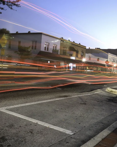 Kissimmee Florida'da sabah şehir trafiğini ve eski binaları gösteriyor Telifsiz Stok Fotoğraflar