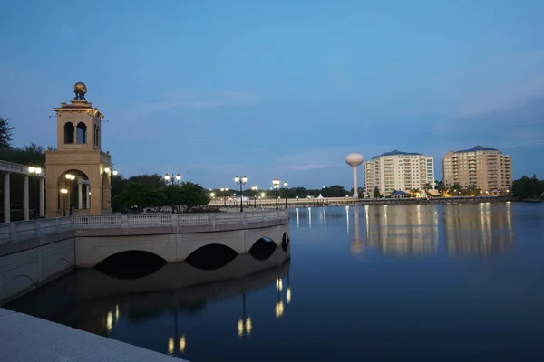 Belo Uptown Park e Lagos em Altamonte Springs Florida sagacidade — Fotografia de Stock