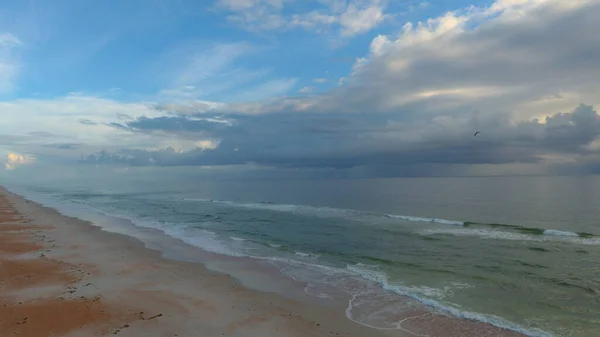 Nascer Sol Ormond Beach Florida Como Uma Tempestade Aproxima Costa — Fotografia de Stock