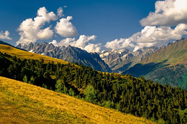卡兹别吉国家公园的美丽的山风景 高加索山 佐治亚的国家 — 图库照片