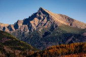 Vrchol hory Kriváň ve Vysokých Tatrách, krásné podzimní barvy, Slovensko, Evropa