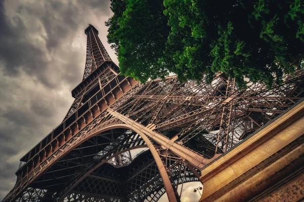 Vista Torre Eiffel Estilo Dramático Grungy Paris França — Fotografia de Stock
