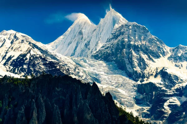 Picos Montaña Con Glaciares Nieve Cielo Azul Región Annapurna Himalaya —  Fotos de Stock