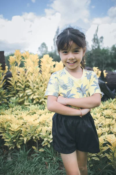 Портрет Маленькой Девочки Открытом Воздухе — стоковое фото
