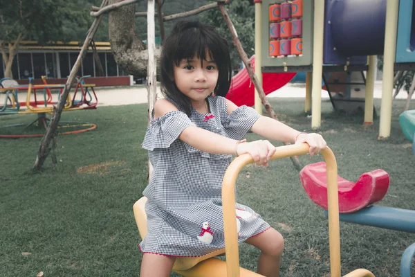 Menina Carrossel Movimento — Fotografia de Stock