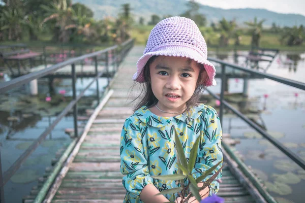 Retrato Niña Feliz Sombrero — Foto de Stock