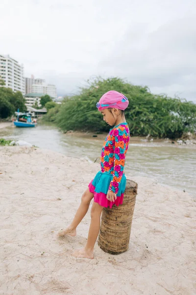 Маленькі Дівчата Грають Пляжі — стокове фото