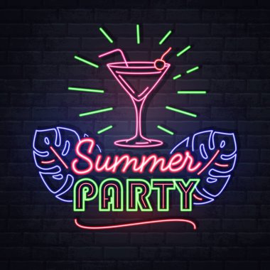 Kokteyl ve floresan tropik yaprakları ile Neon işareti yaz partisi. Vintage elektrikli tabela.