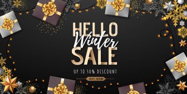 Altın Noel kar taneleri ve hediyeler ile Noel afişi. Kış büyük satış afişi