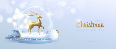 Üç boyutlu altın geyik heykeli ve Noel ağacı olan Noel tatili kar küresi. Vektör illüstrasyonu