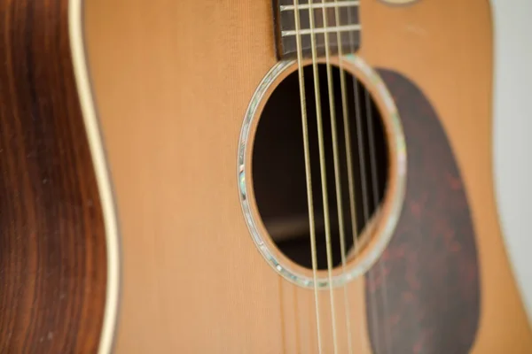 드레드 기타닫기 주위에 골절상 디자인을 — 스톡 사진