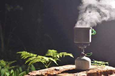 Gaz sobasında pişirmek ve kaynatmak.