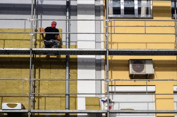 Obrero Hacer Aislado Pared Del Edificio —  Fotos de Stock