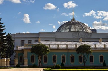 Yazın Ukrayna Parlamentosu 'nun dışı