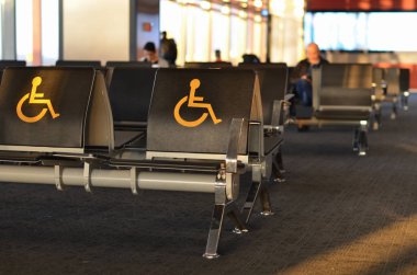 Havaalanında engelli sandalyeleri