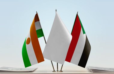 Nijer, Sudan ve beyaz bayrak evraklarla birlikte beklemede.