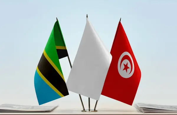 Tanzania Tunisien Och Vit Flagga Monter Med Papper — Stockfoto